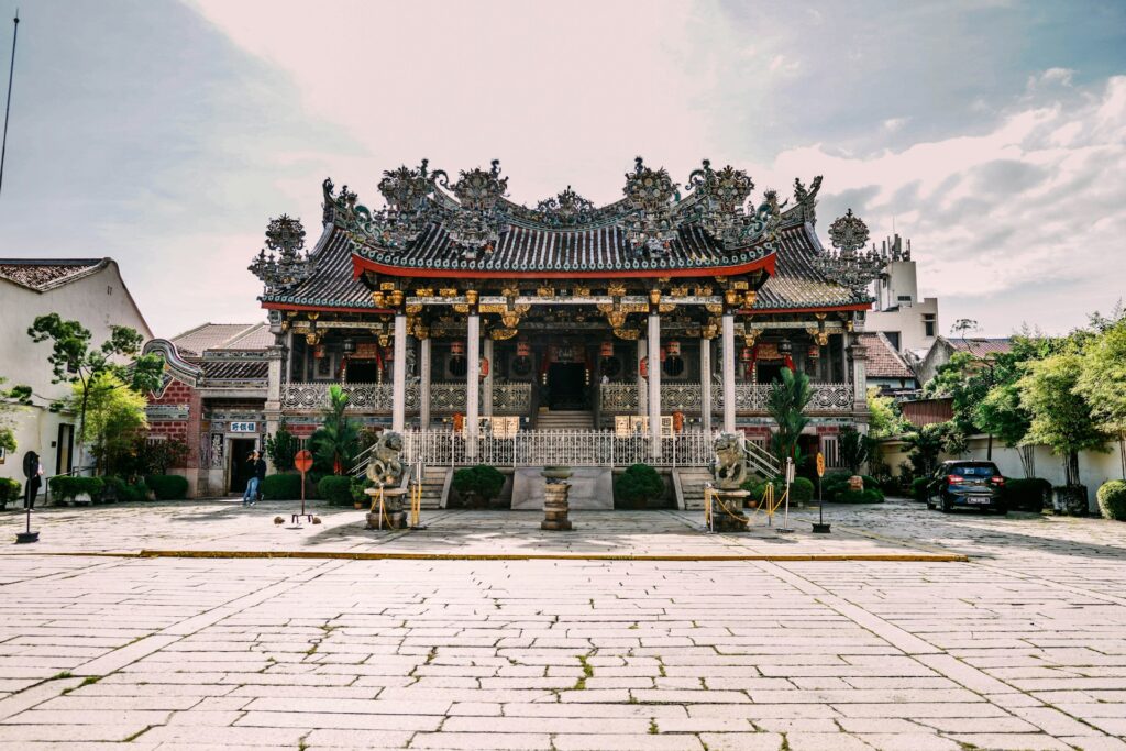 쿠알라룸푸르 기차여행 - 페낭 - 고택 쿠콩시 -unsplash-nimalan nims